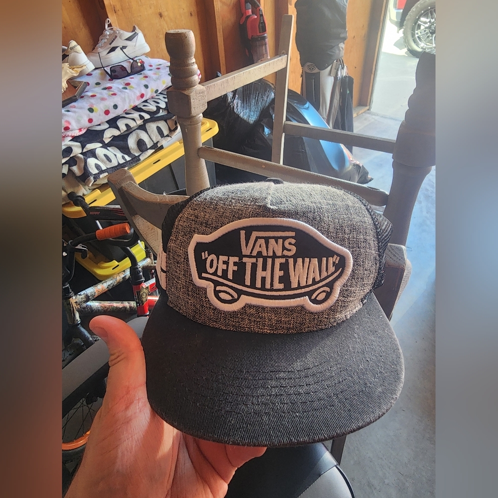 Vans Off The Wall Black and Gray Snapback Hat